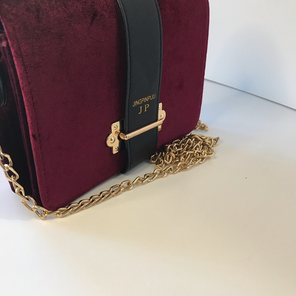 Burgundy Velvet crossbody handbag - Picture 4 of 7